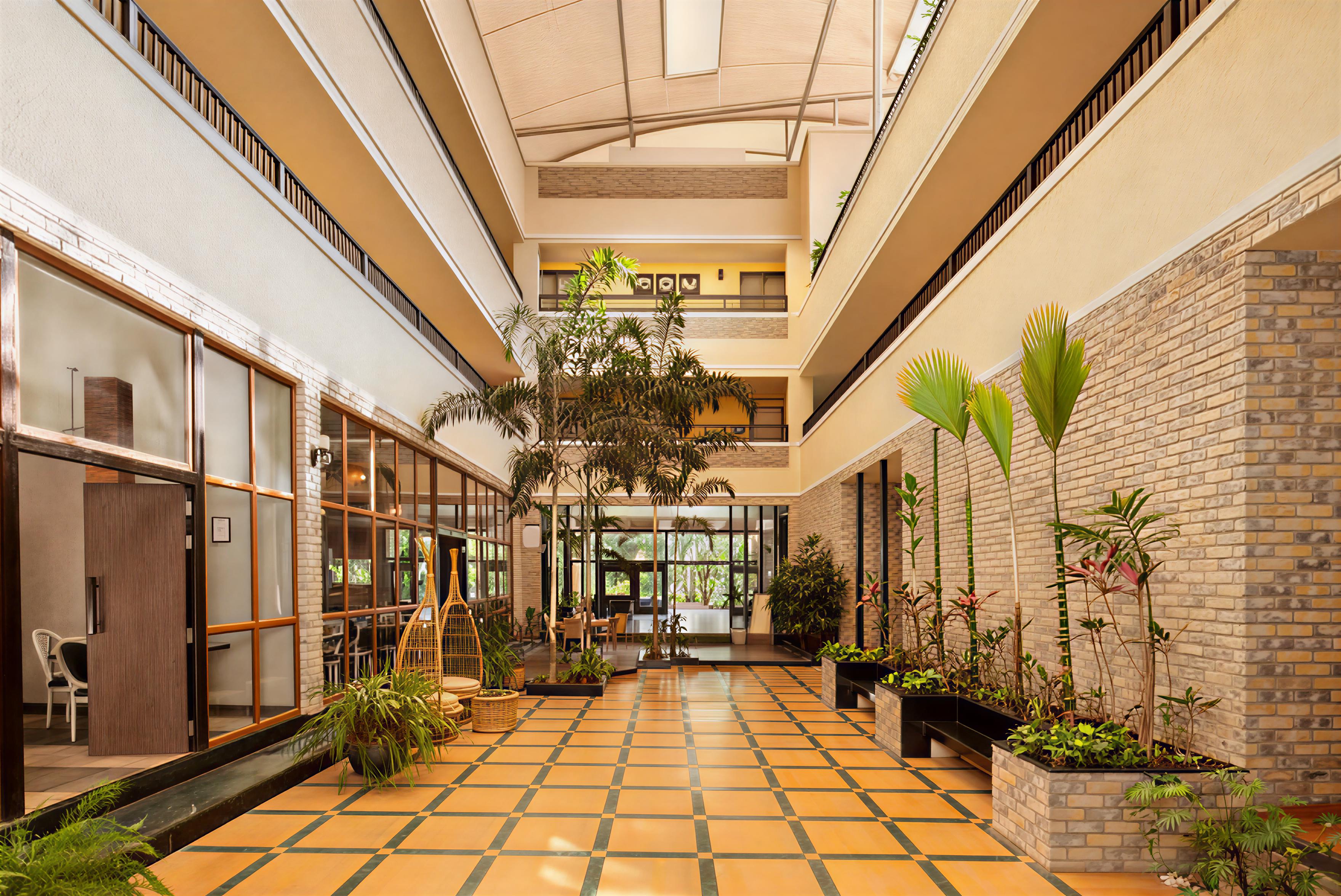 Pachmarhi family hotel interior while travelling in India with kids.