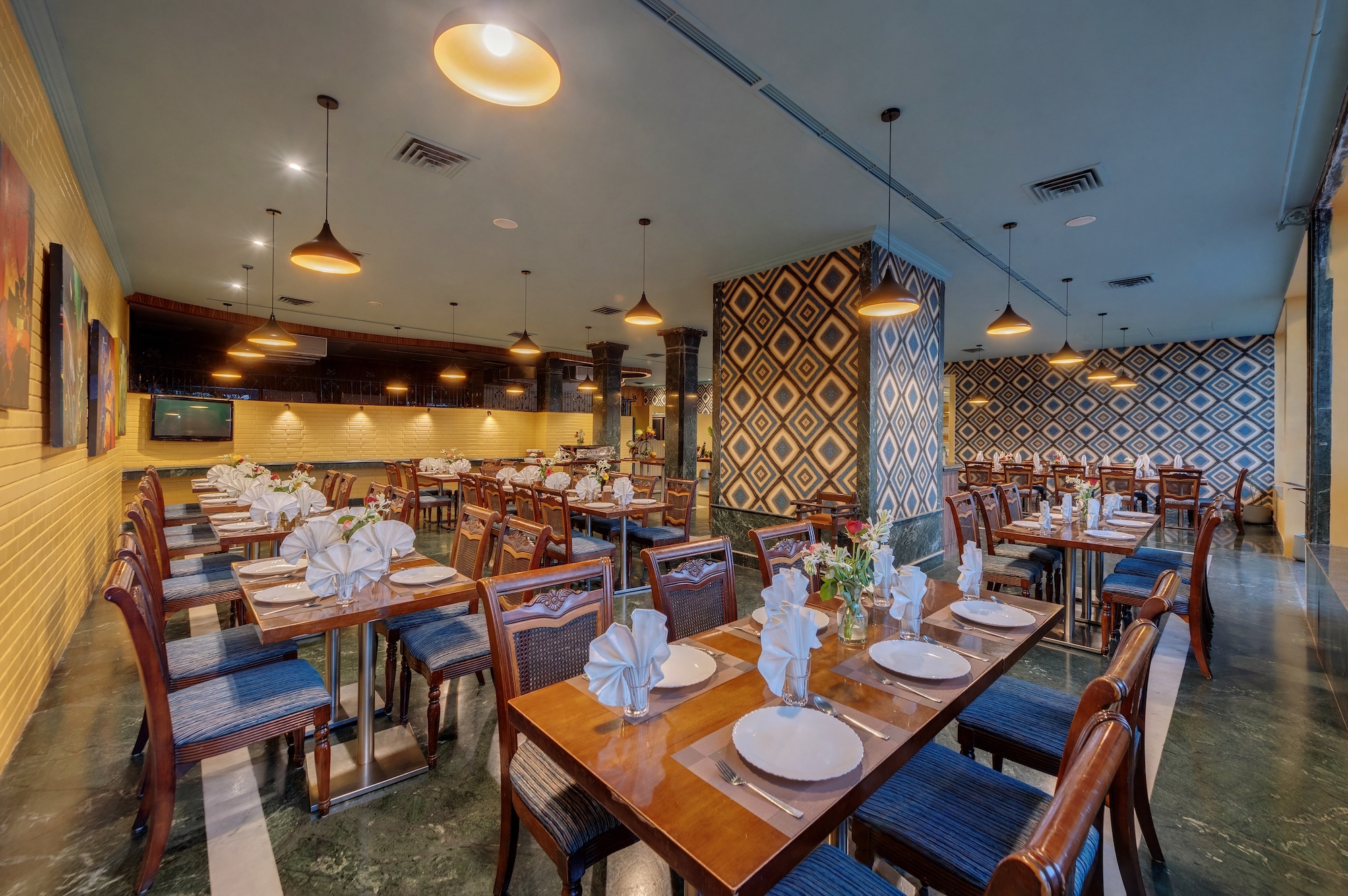 Hotel Restaurant - Wok & Handi